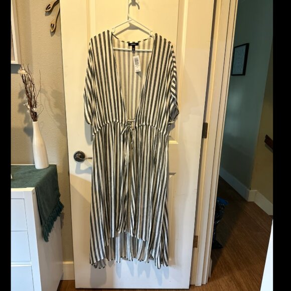 NWT cinch waist kimono‎ - Picture 5 of 8